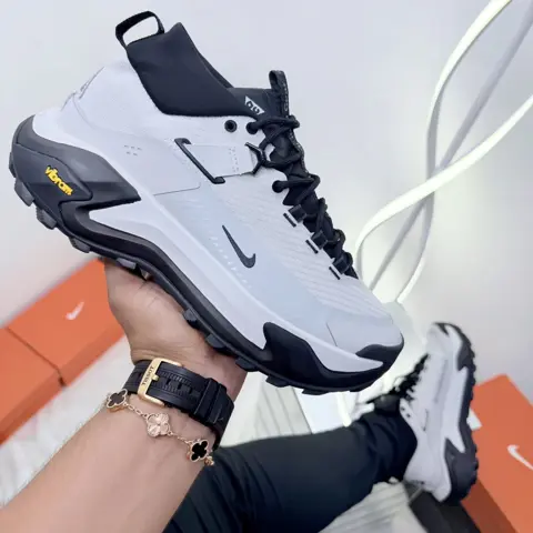 NIKE ACG